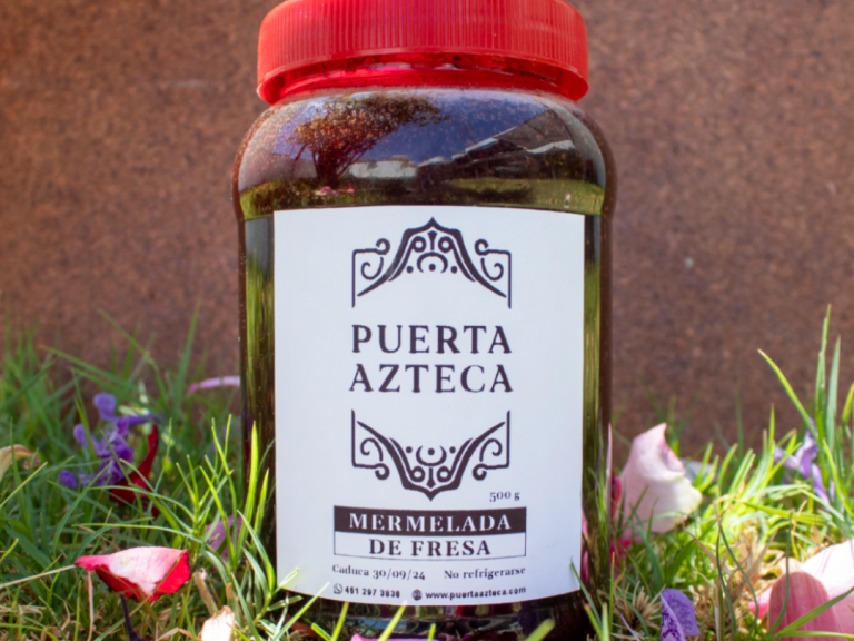 Dos envases de miel de abeja líquida y cristalizada